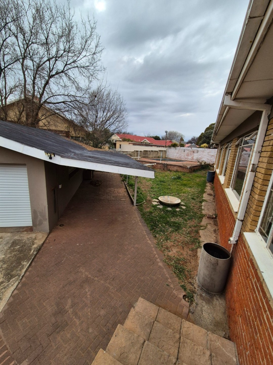 To Let 3 Bedroom Property for Rent in Generaal De Wet Free State